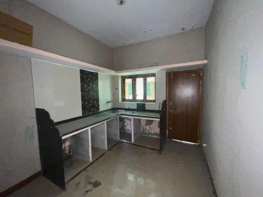 Property Photos 33