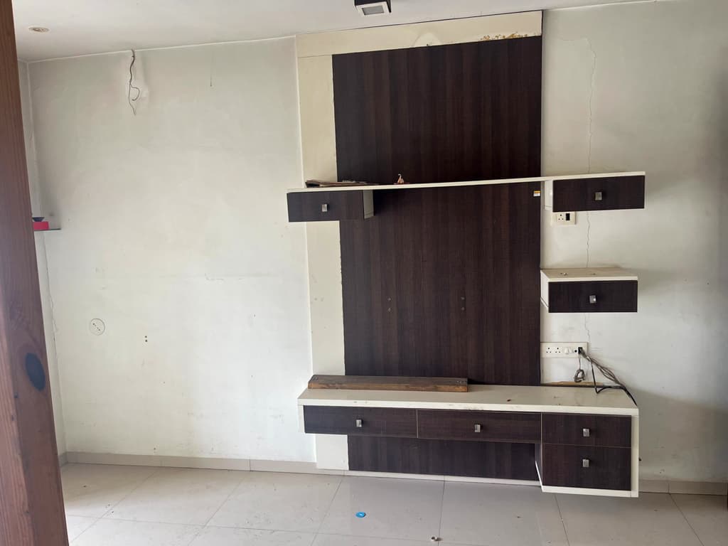 Property Photos 4