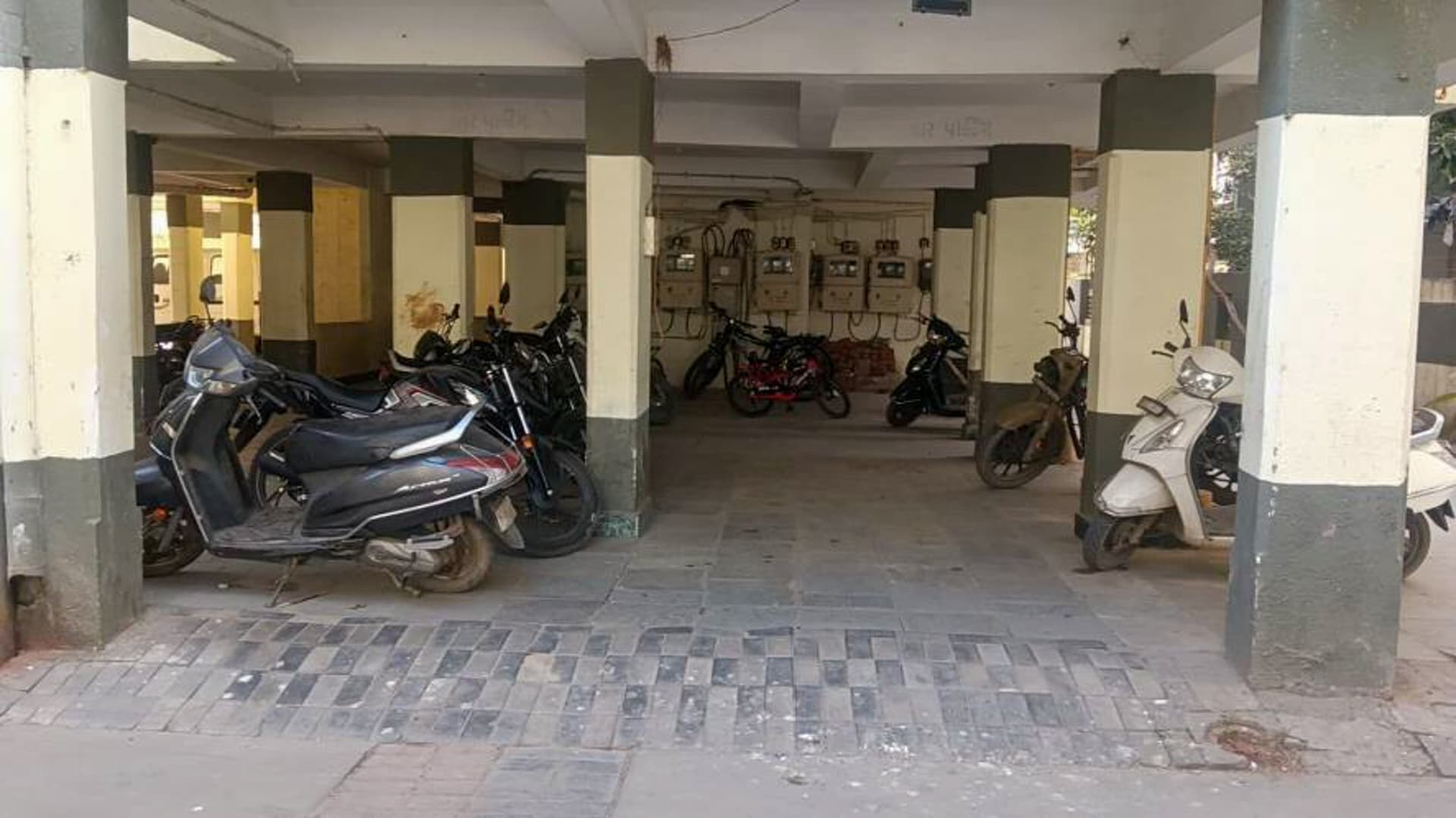Property Photos 8