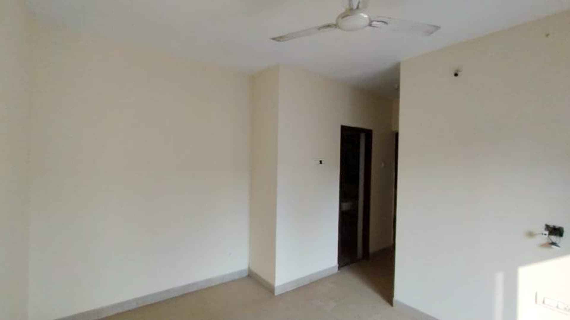 Property Photos 8
