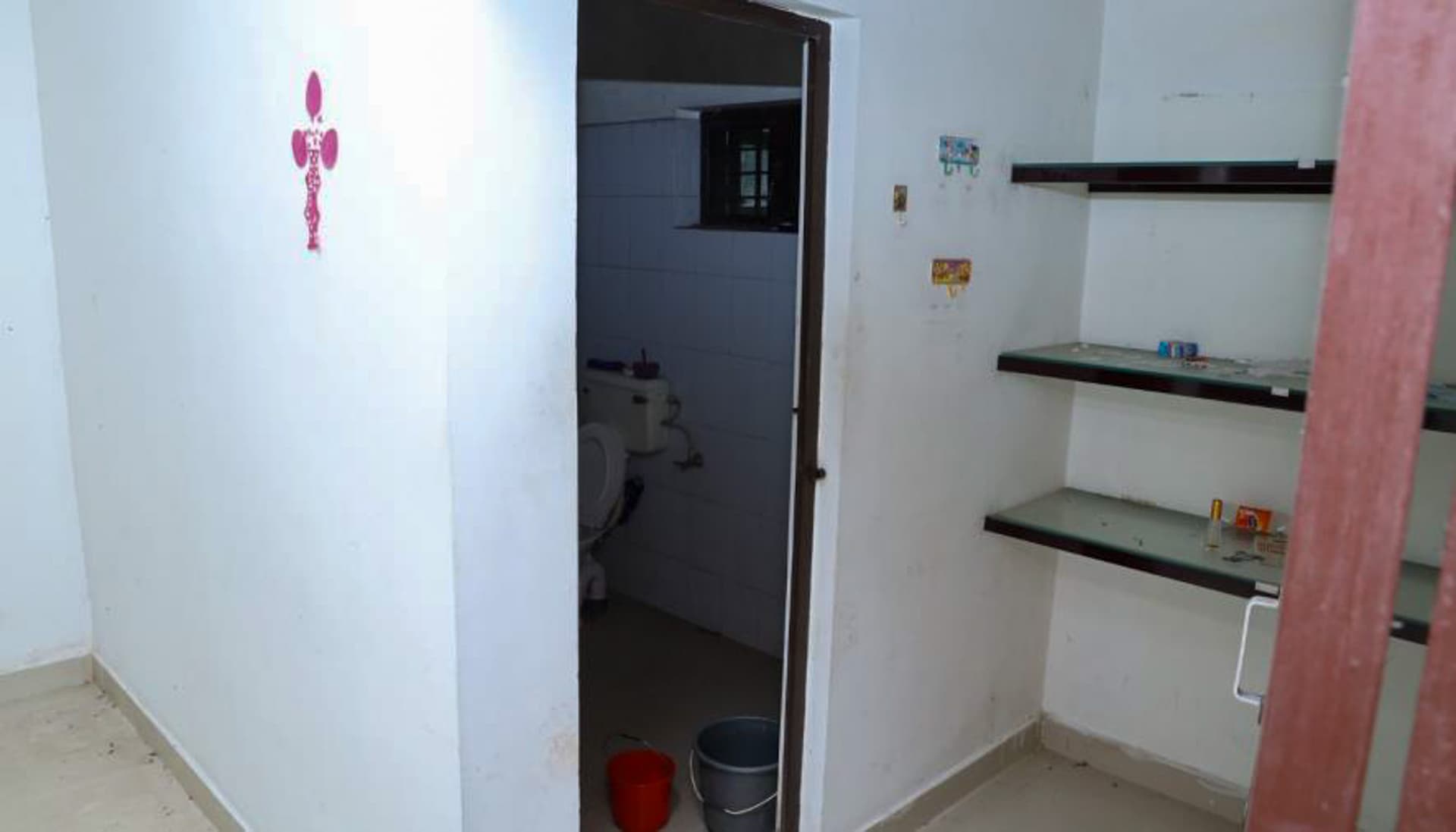 Property Photos 26