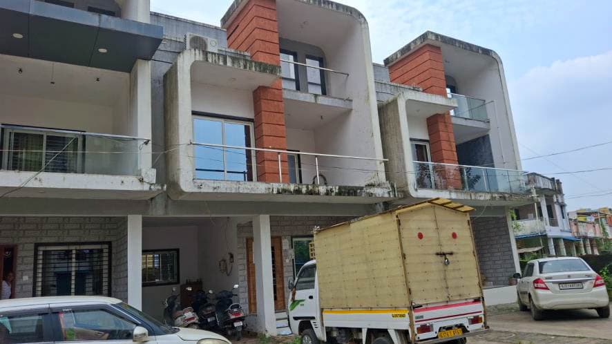 Property Photos 9