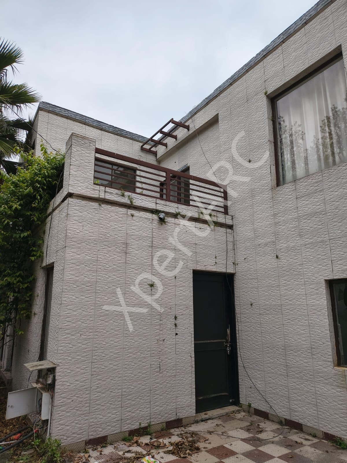 Property Photos 8