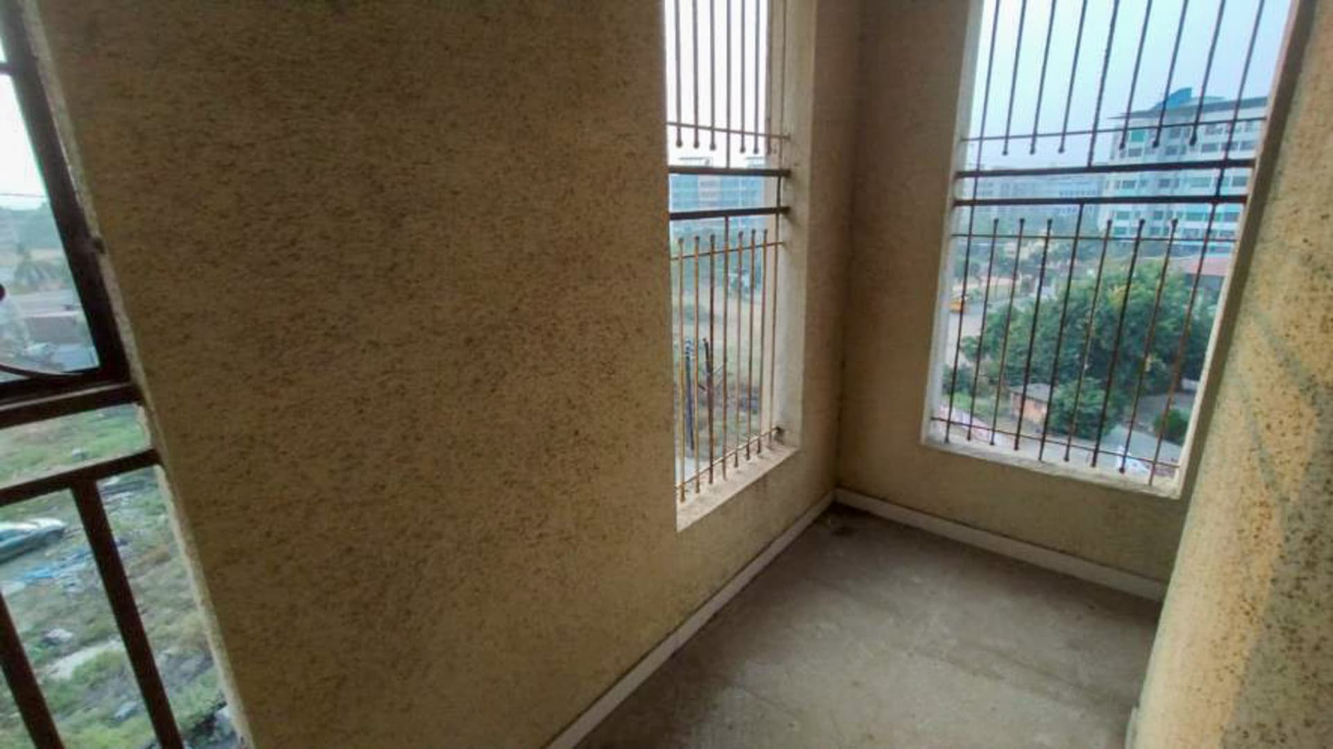 Property Photos 28
