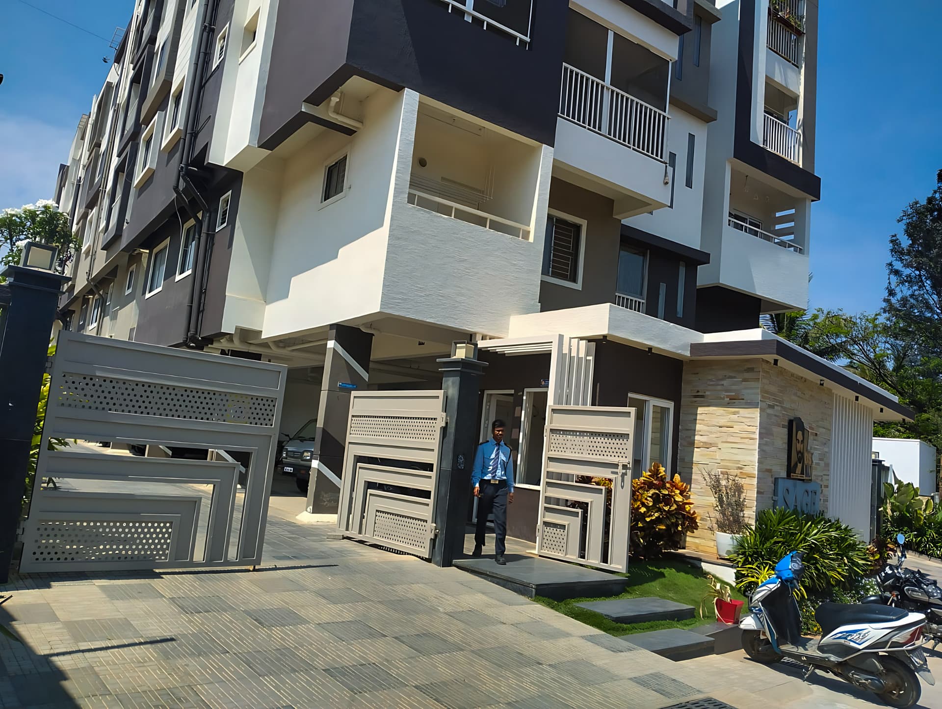 Property Photos 28