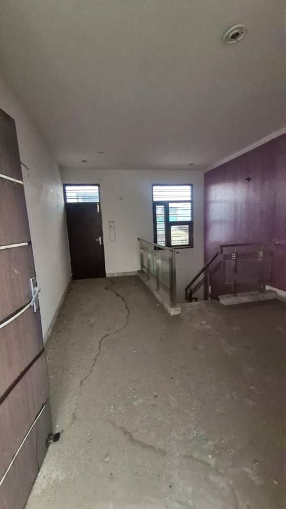 Property Photos 9