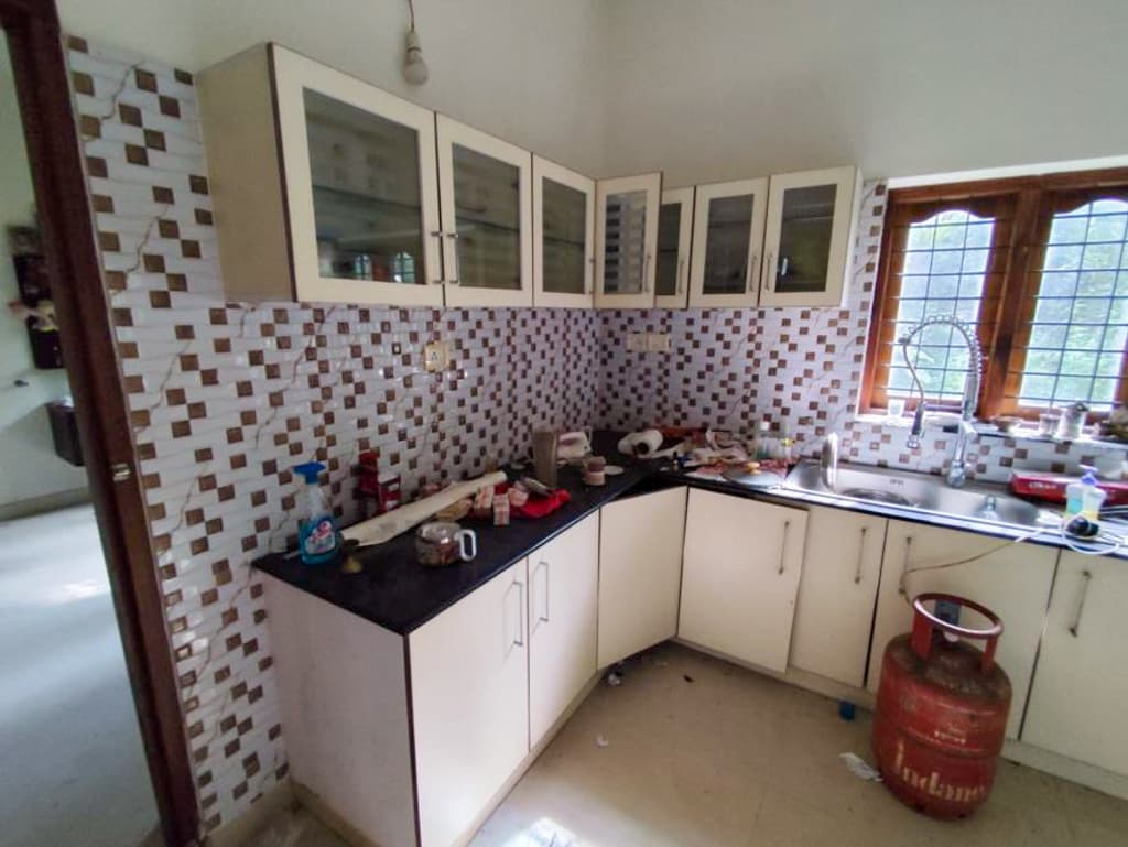 Property Photos 26