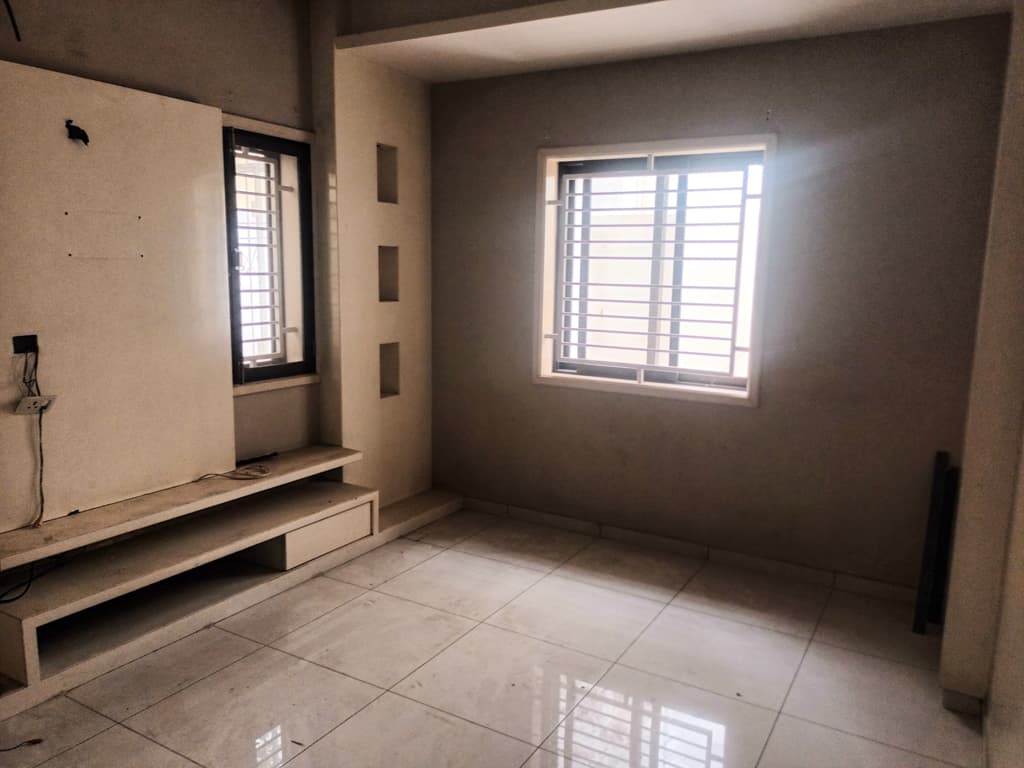 Property Photos 7