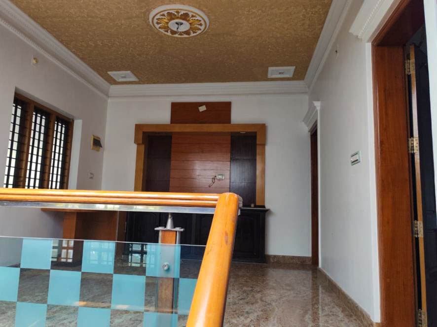 Property Photos 9