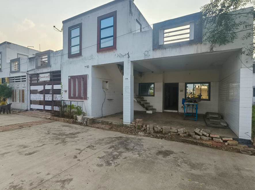Property Photos 25