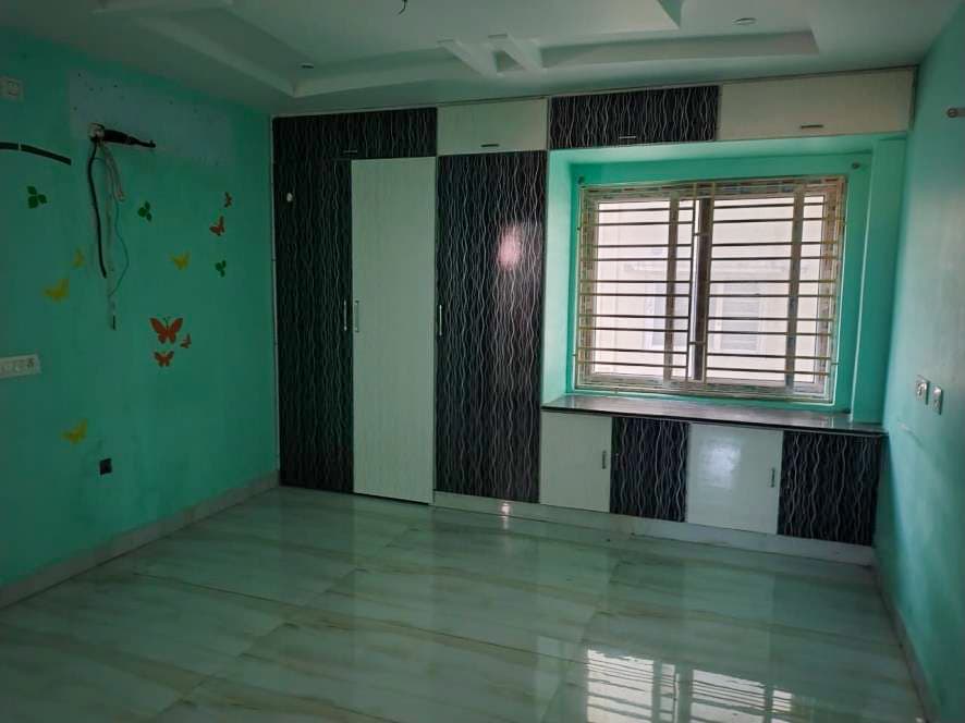 Property Photos 18