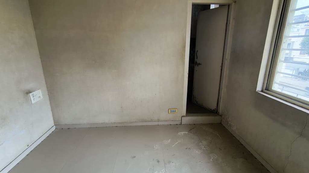 Property Photos 11