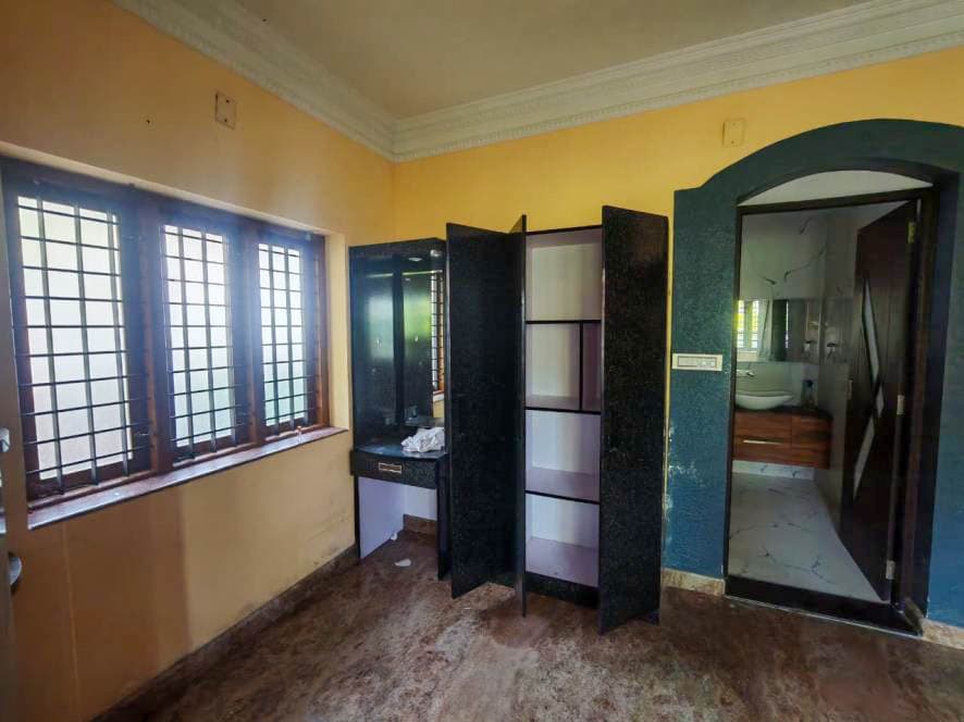 Property Photos 18