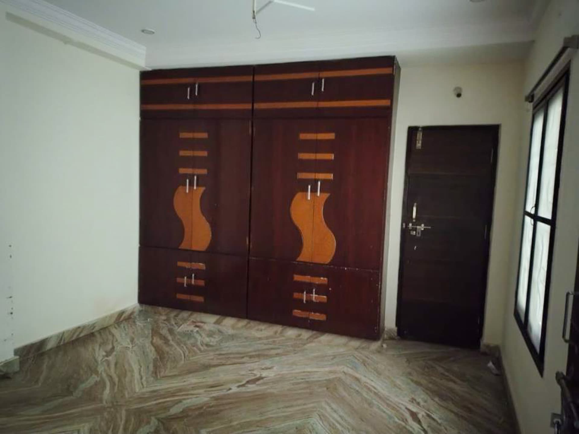 Property Photos 8