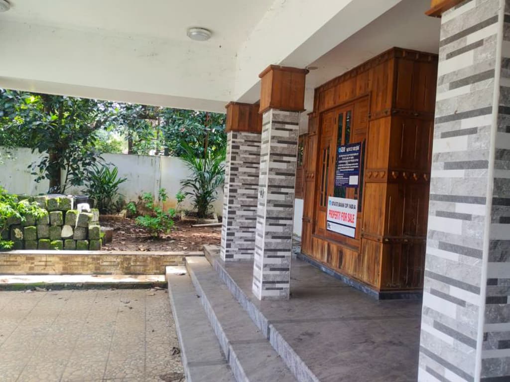 Property Photos 28