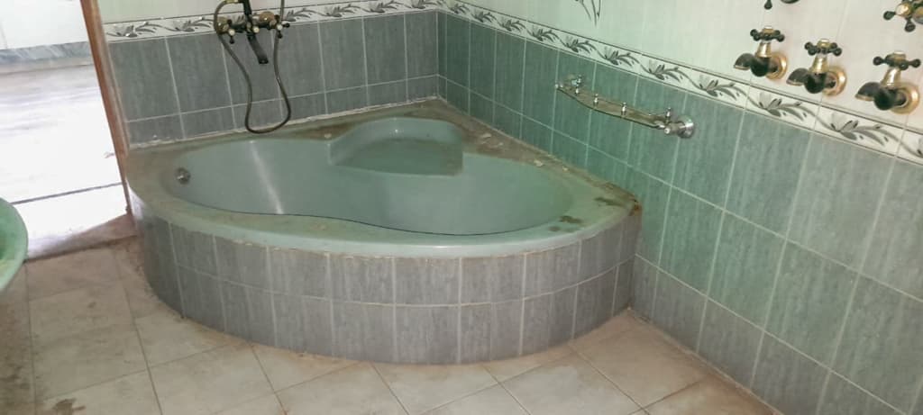 Property Photos 35
