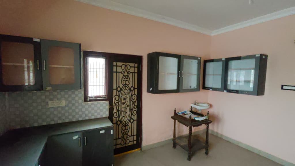 Property Photos 7