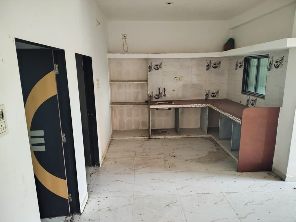 Property Photos 6