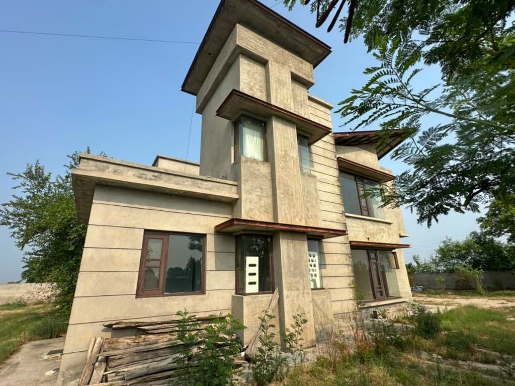Property Photos 8