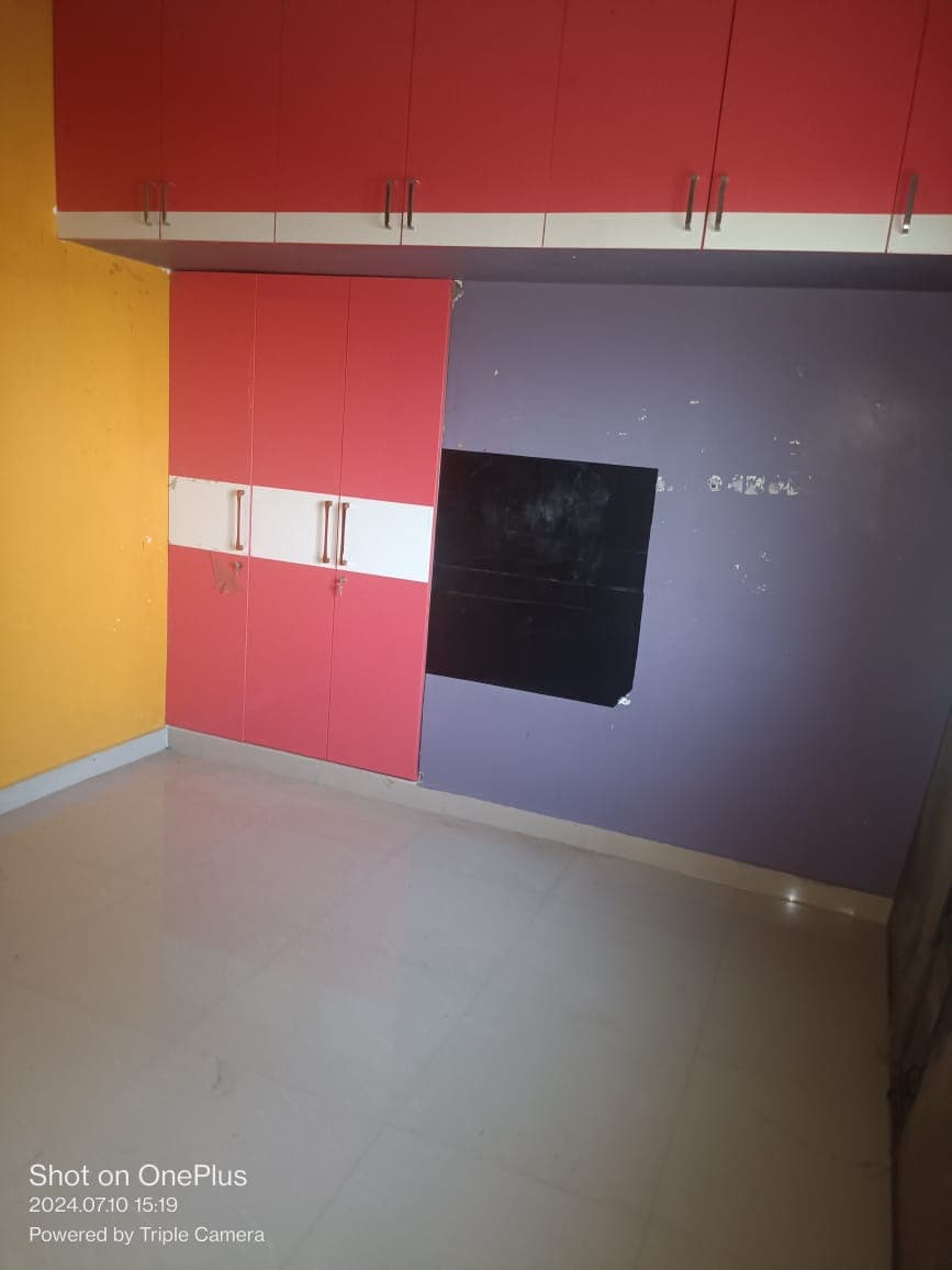 Property Photos 6