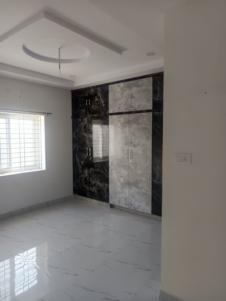 Property Photos 6