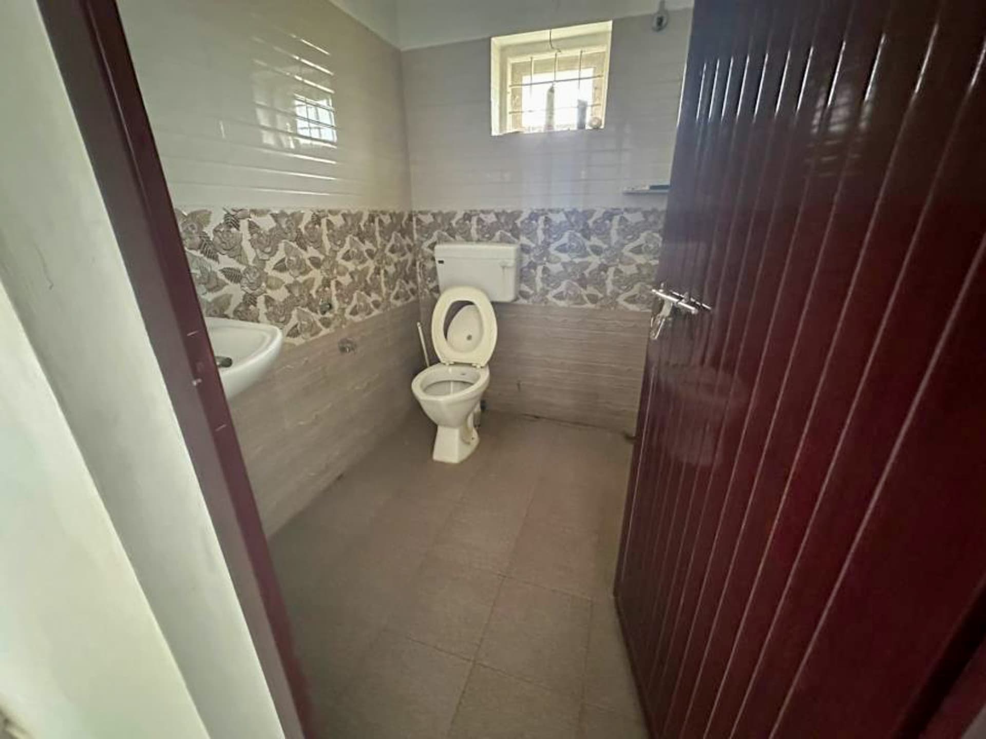 Property Photos 8