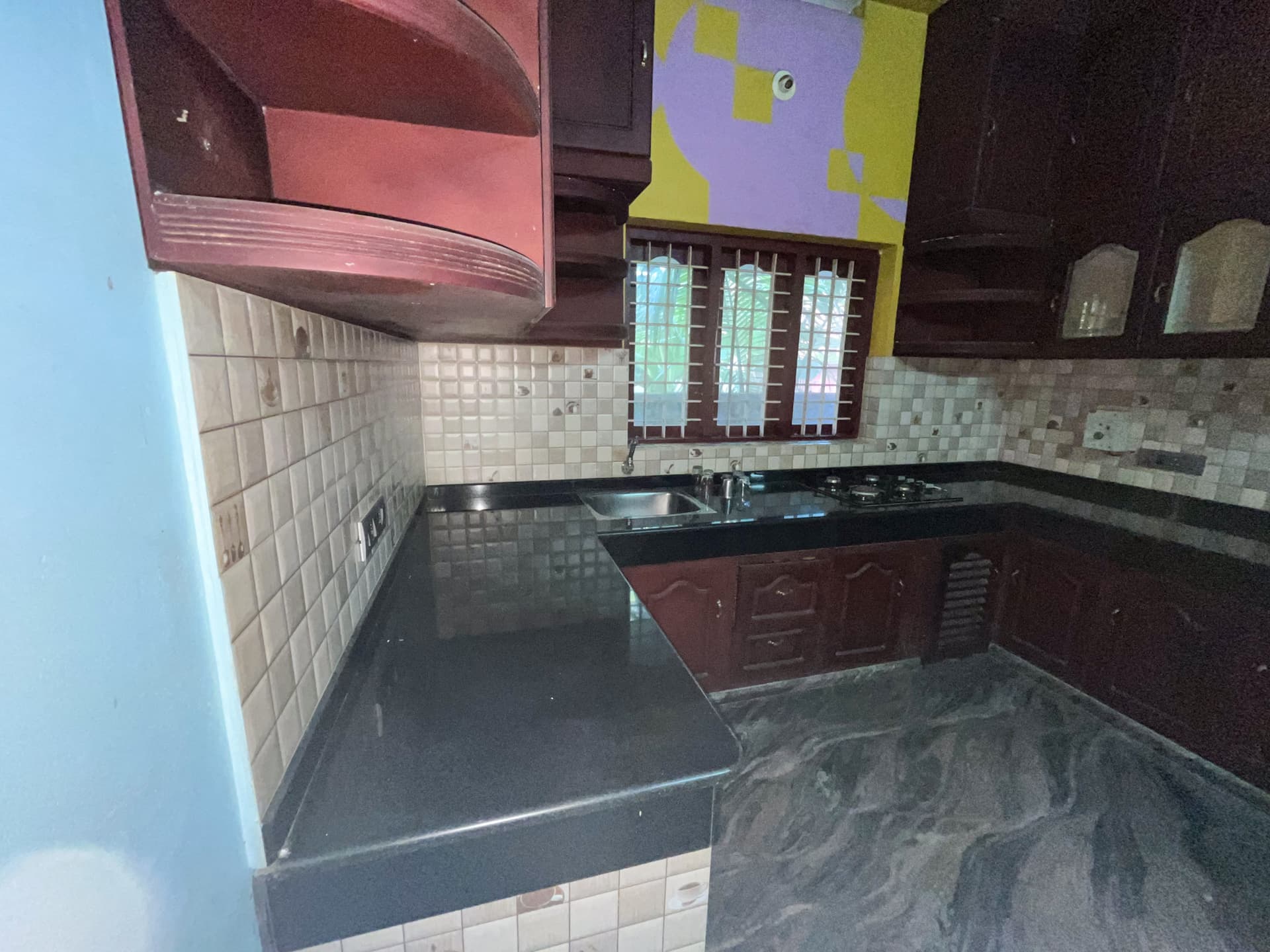 Property Photos 26