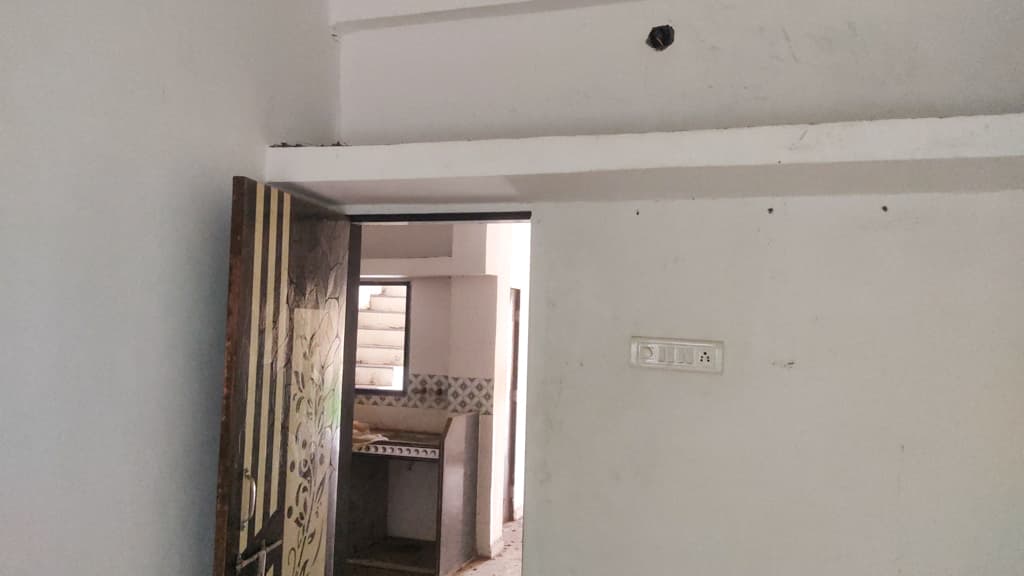 Property Photos 6