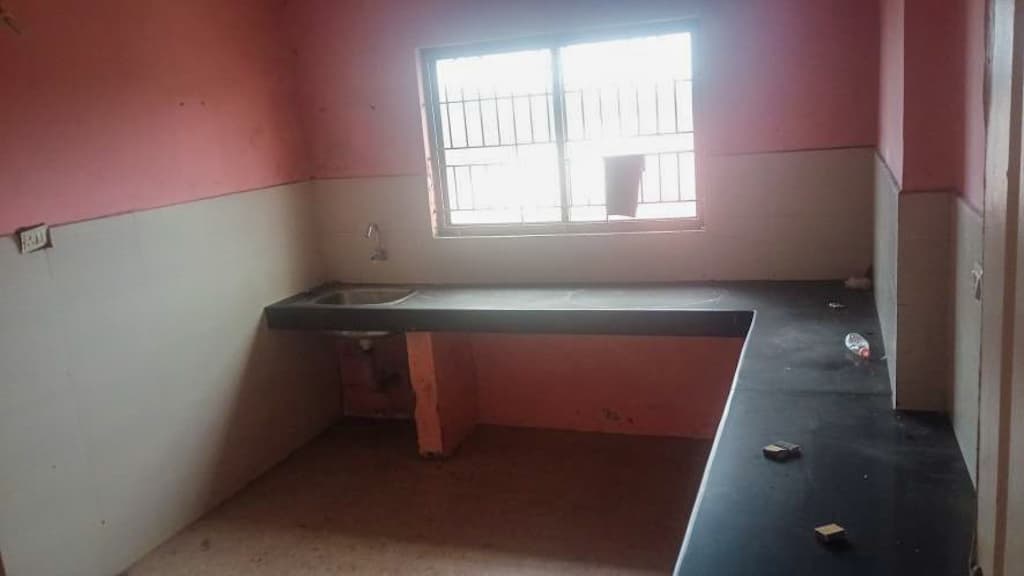 Property Photos 8