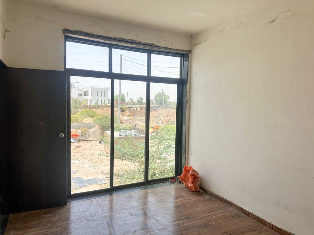 Property Photos 9