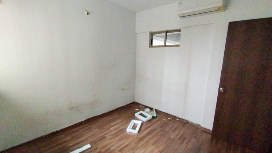 Property Photos 11