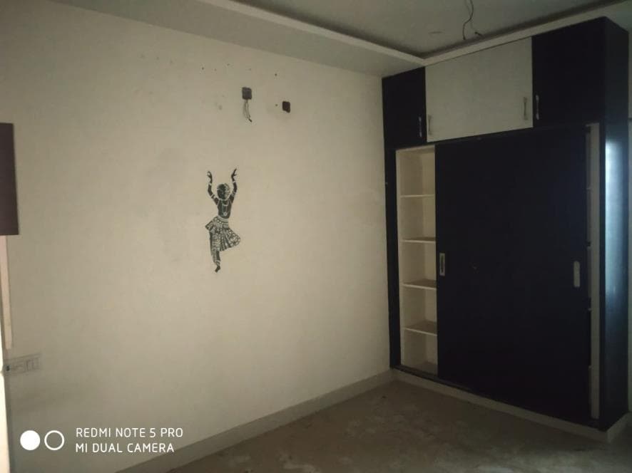 Property Photos 6