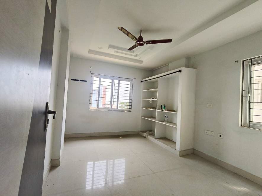Property Photos 11