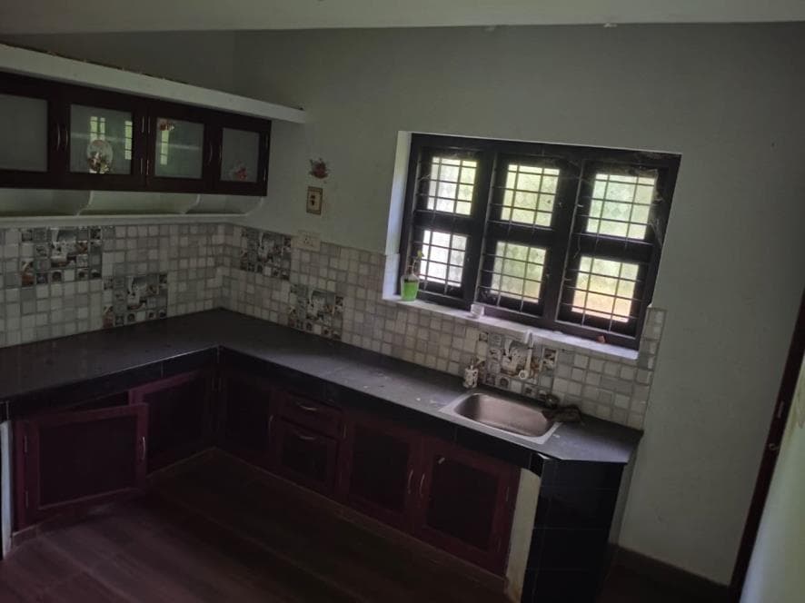 Property Photos 8