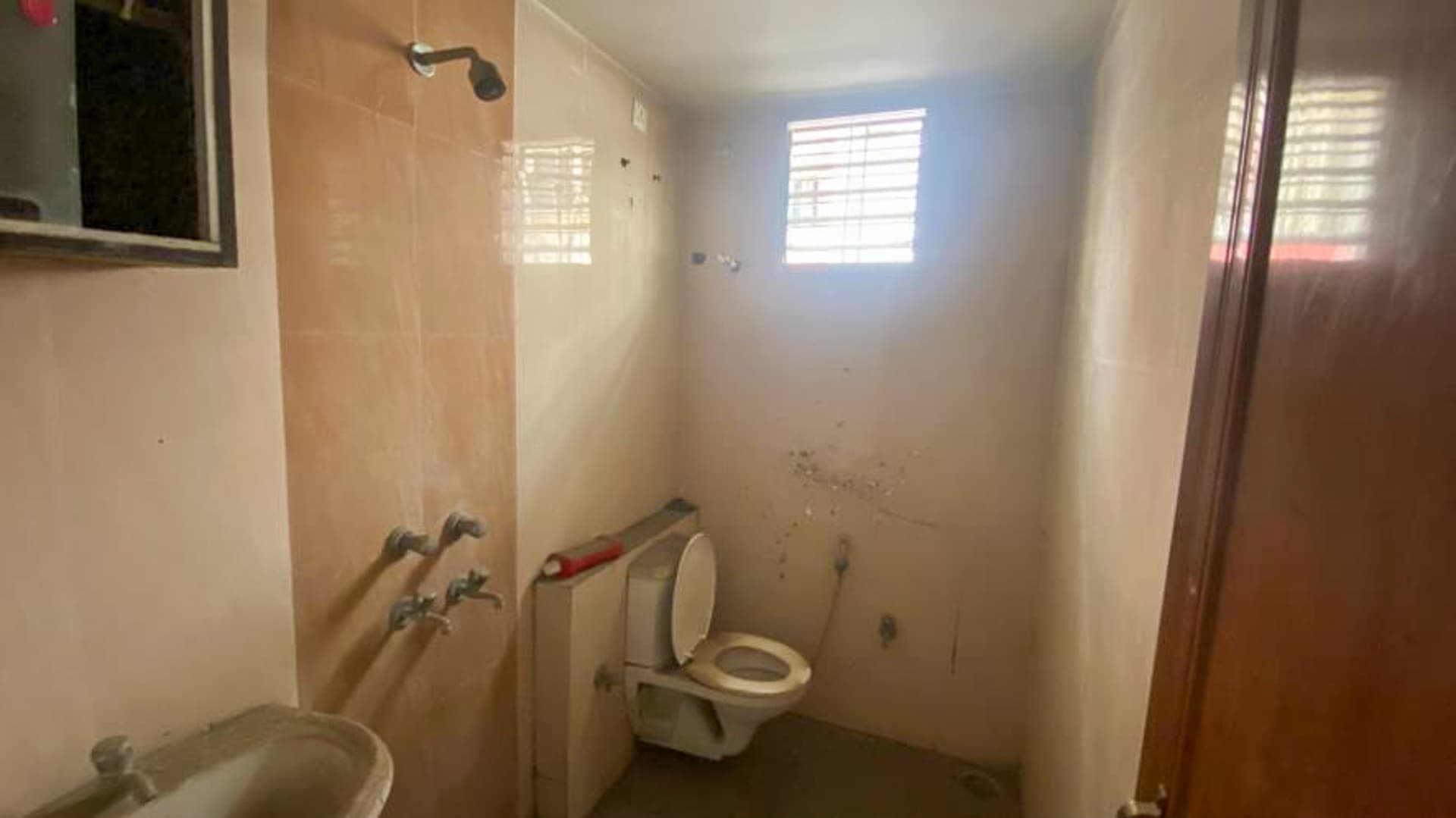 Property Photos 13