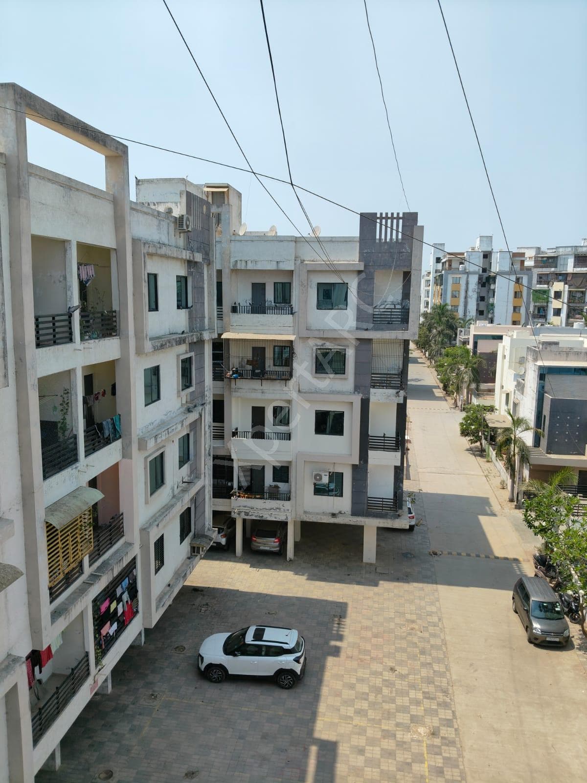 Property Photos 18