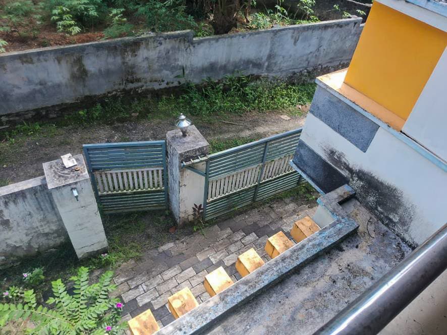 Property Photos 8