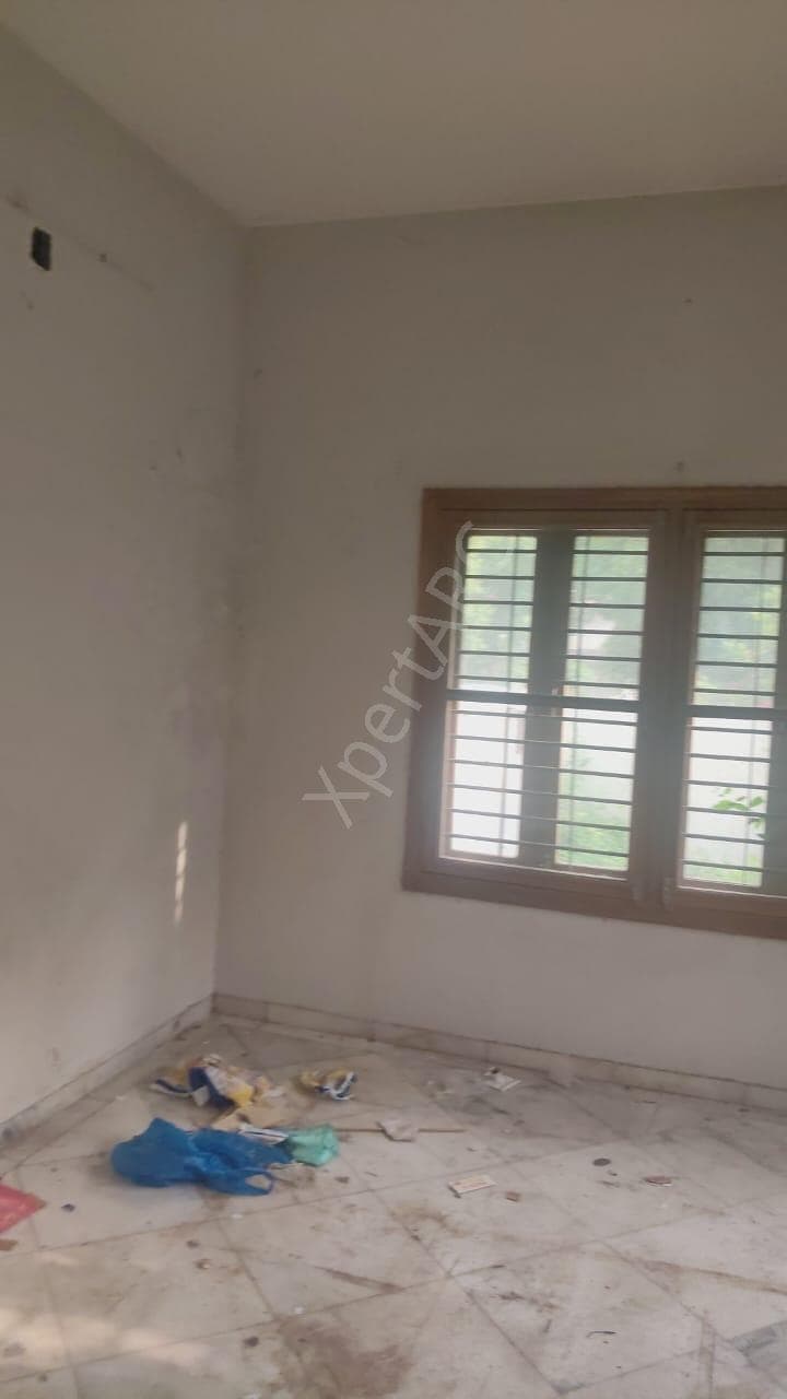 Property Photos 25