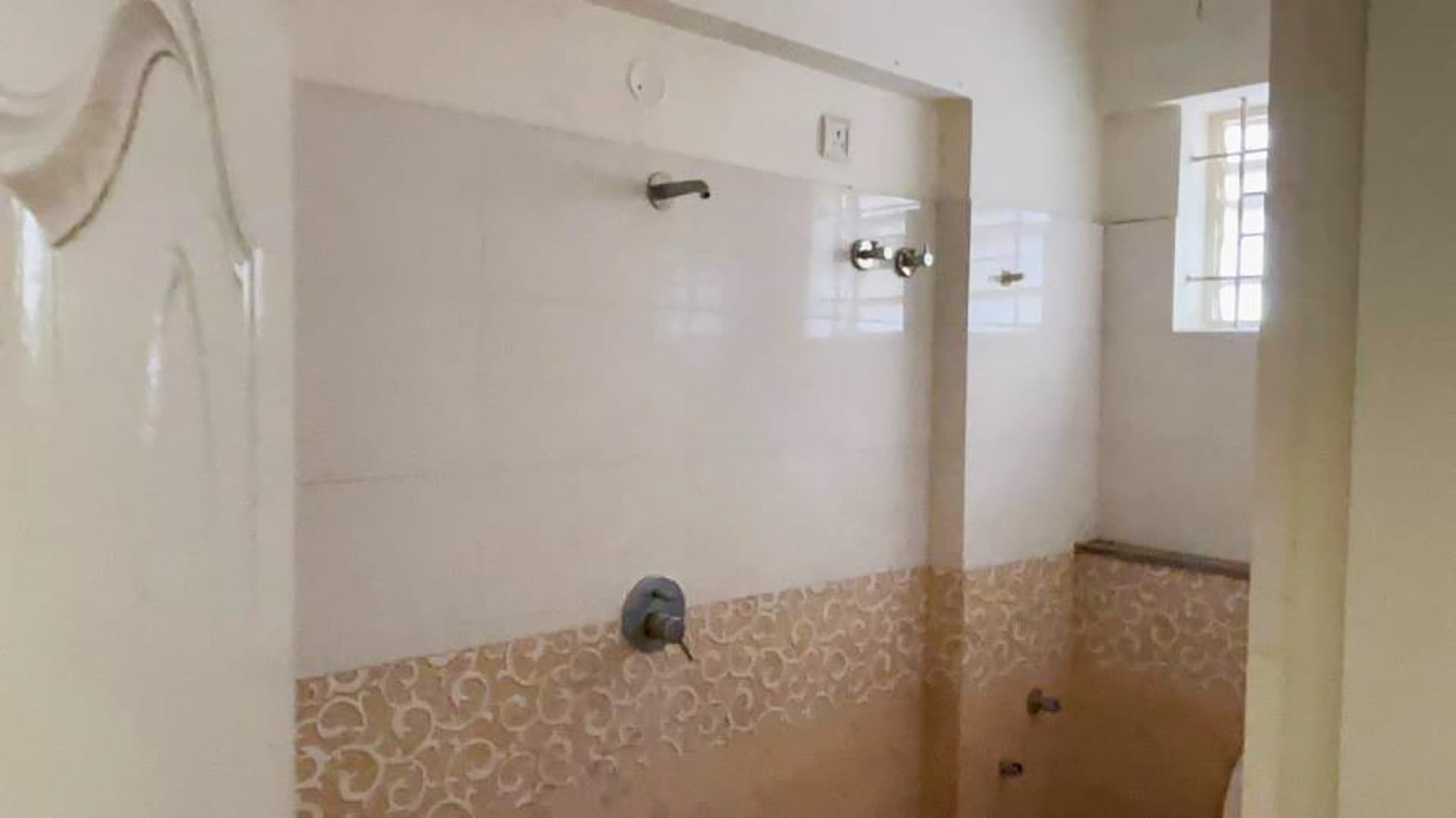 Property Photos 28