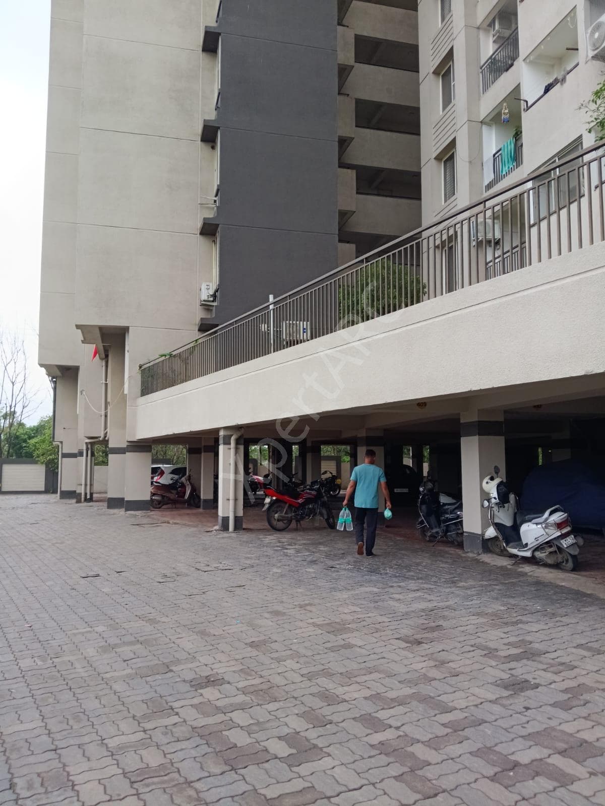 Property Photos 11