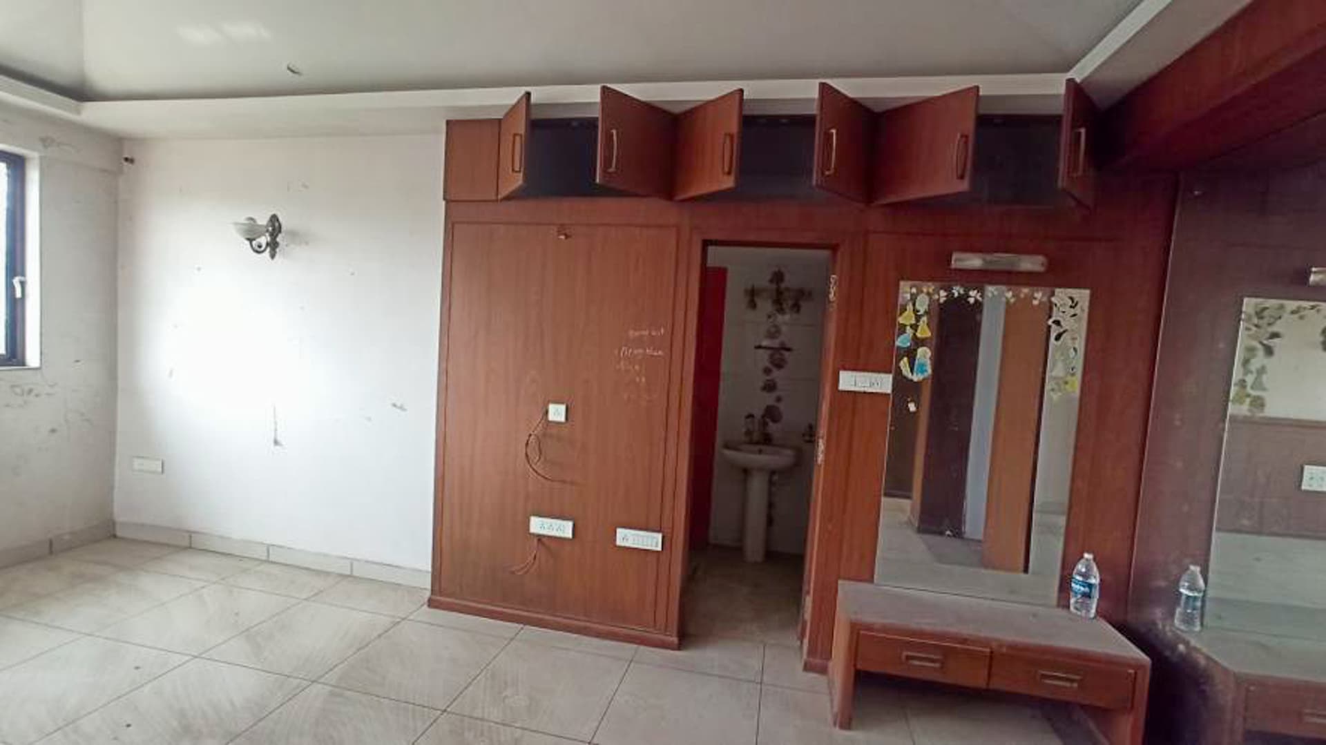Property Photos 6