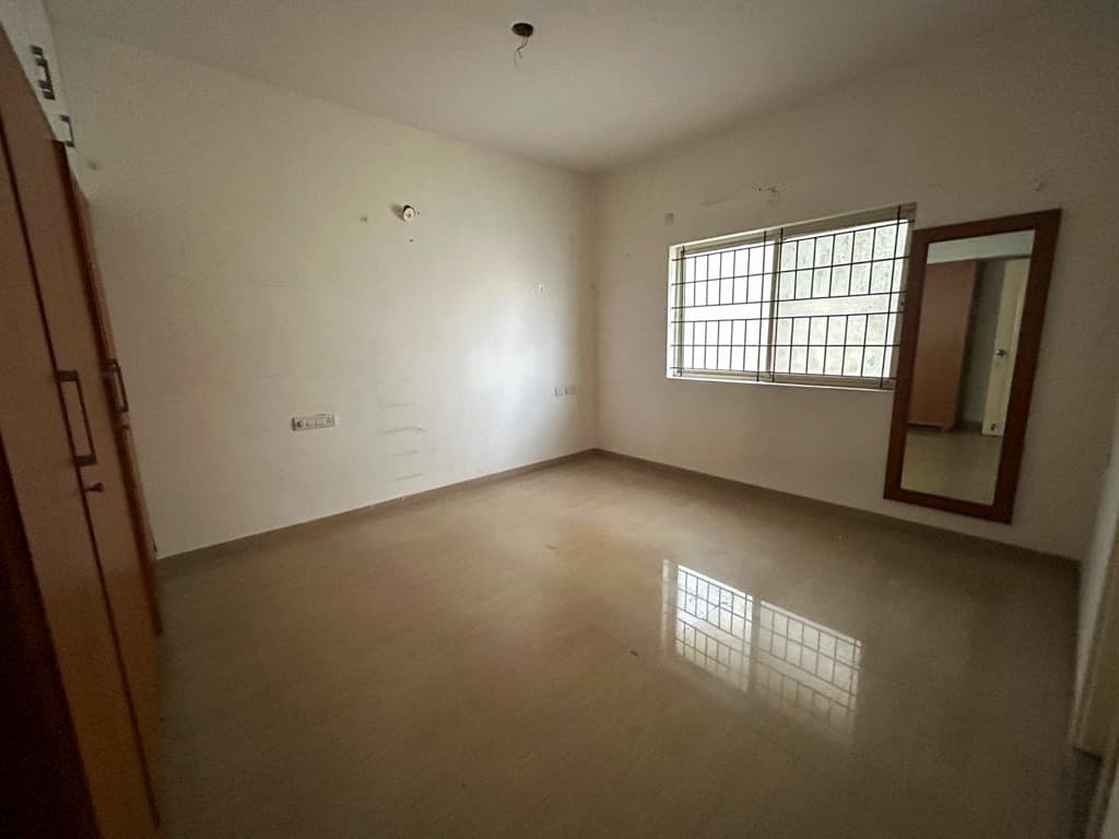 Property Photos 26
