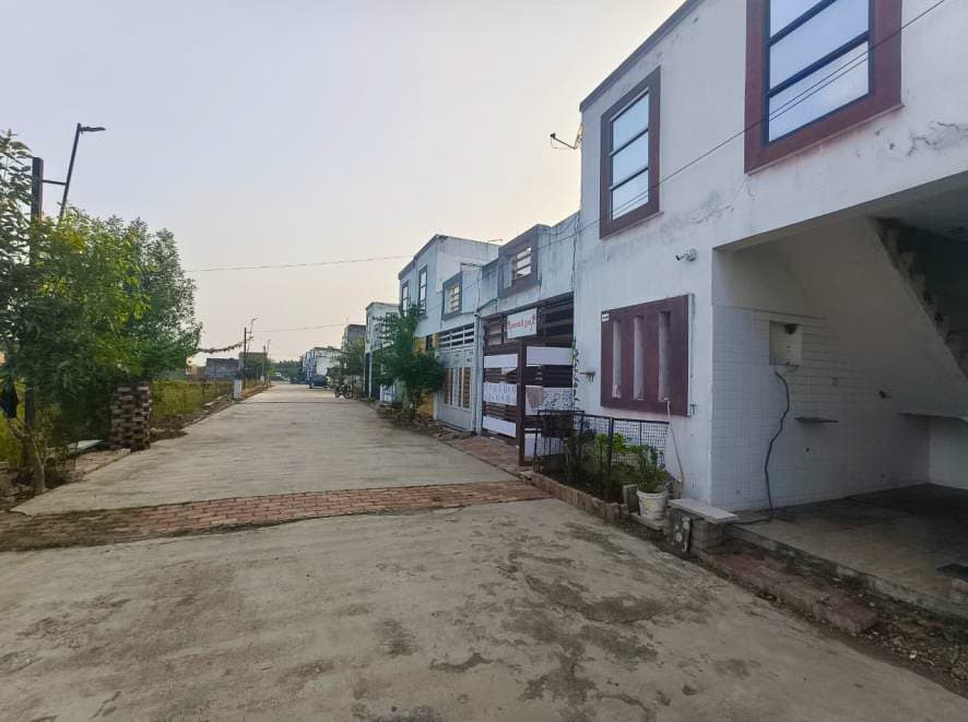 Property Photos 23