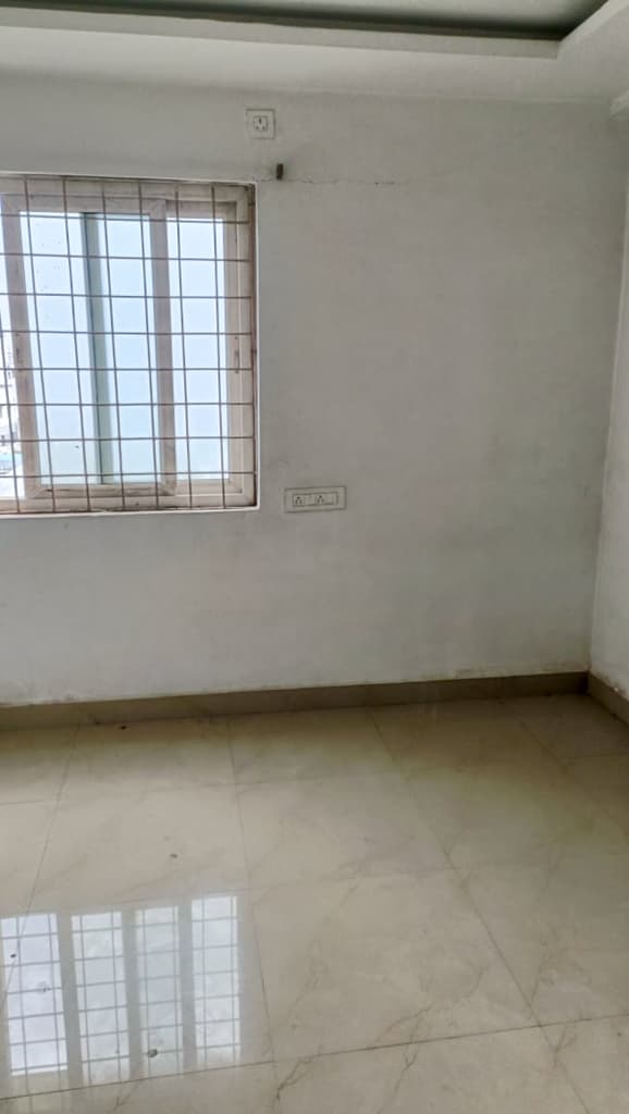 Property Photos 18