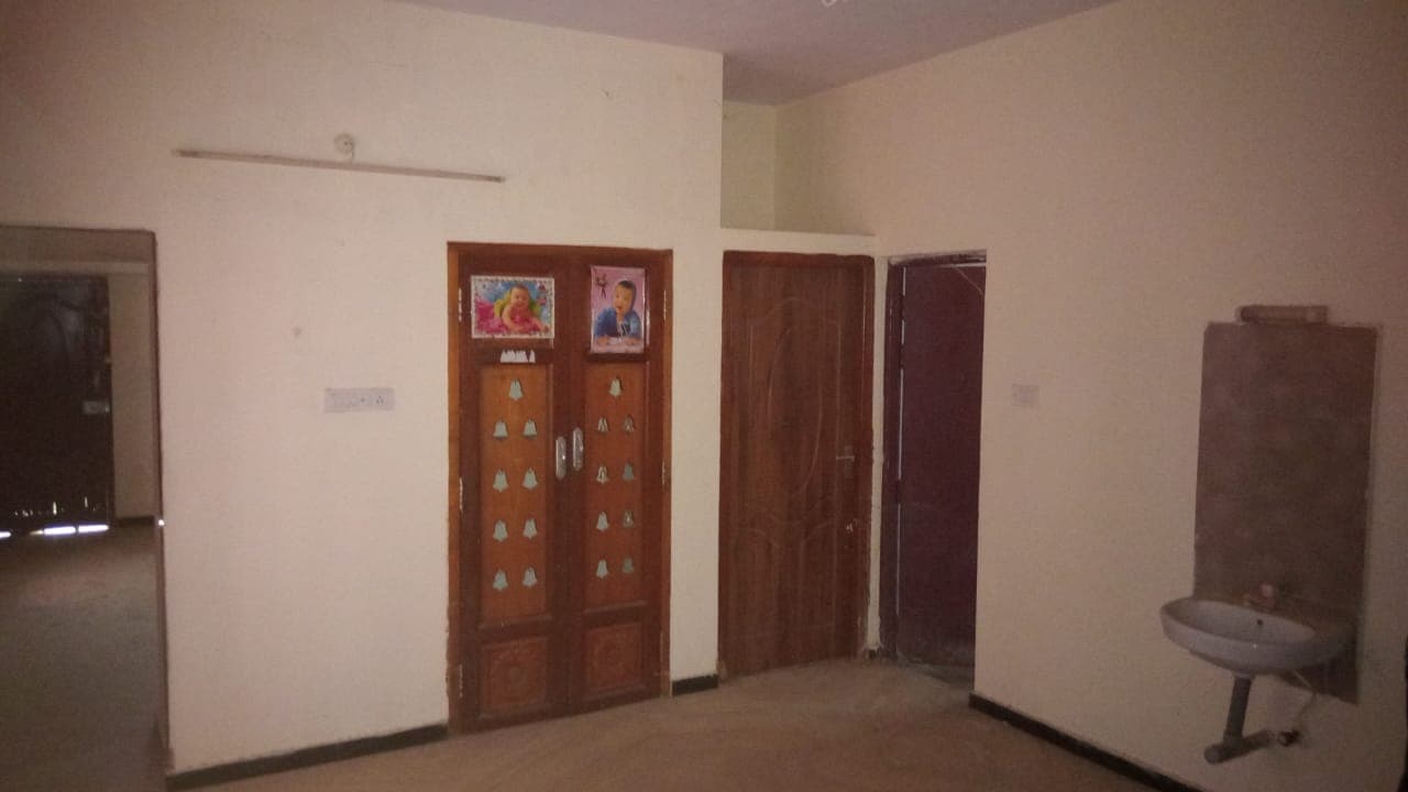 Property Photos 8