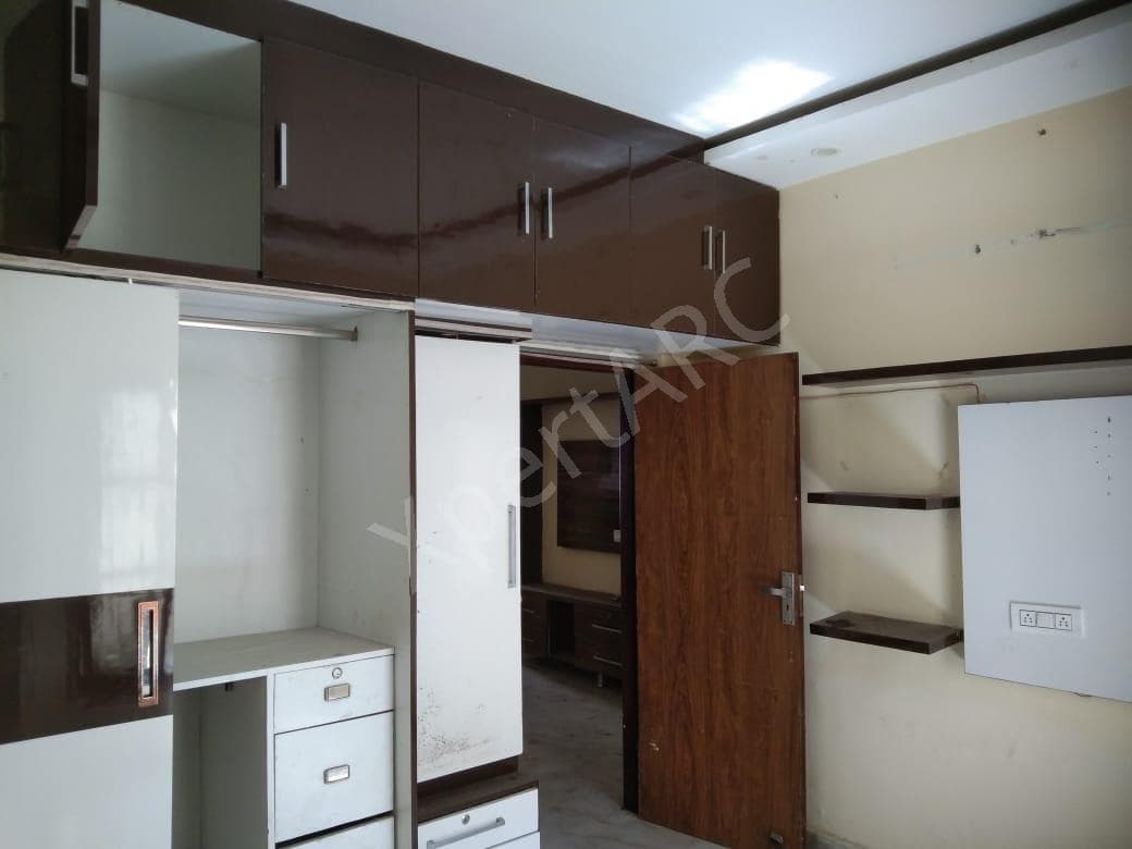 Property Photos 18