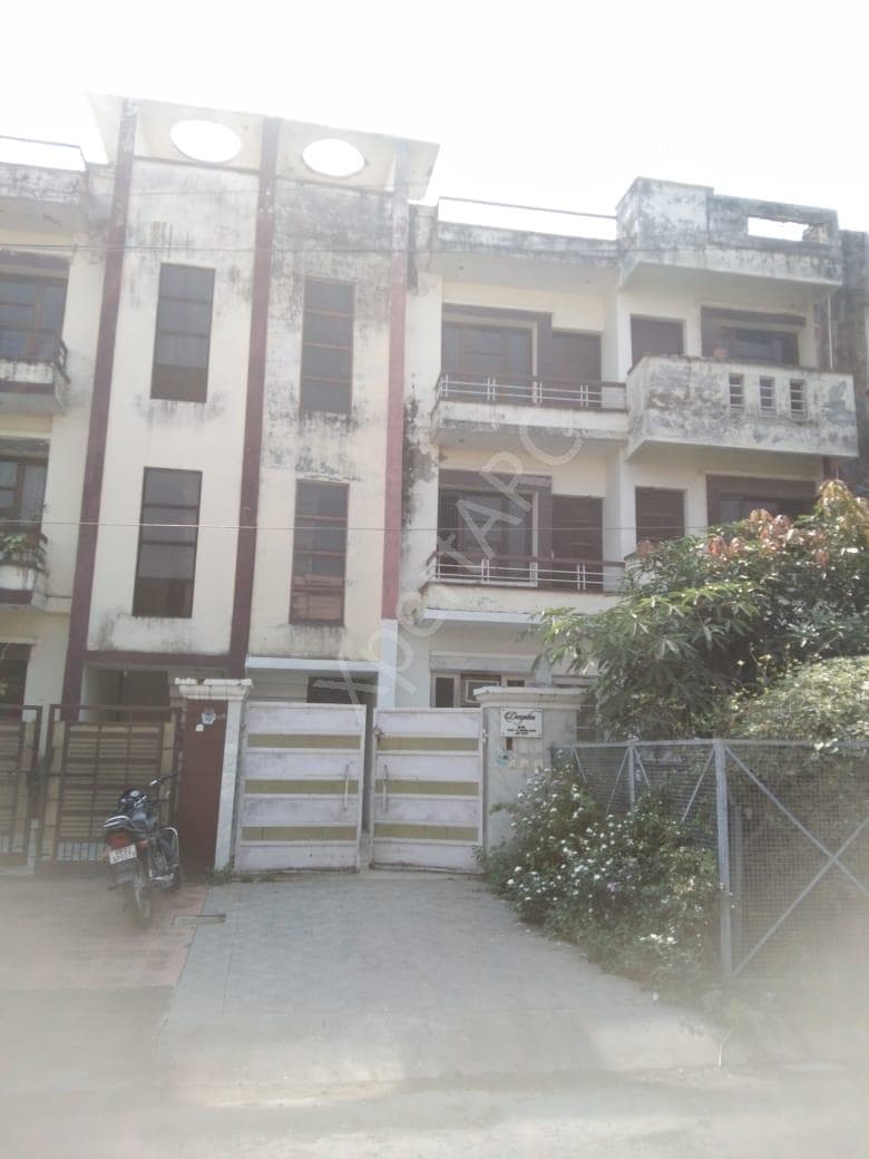 Property Photos 5