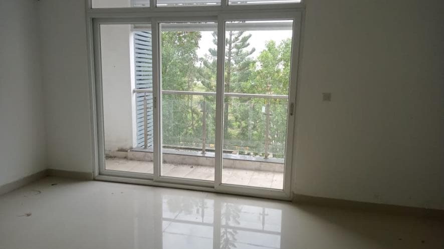 Property Photos 11
