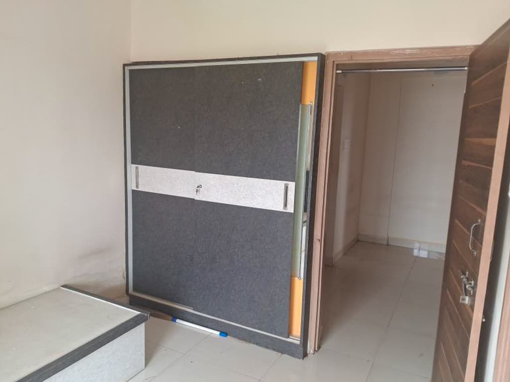 Property Photos 26