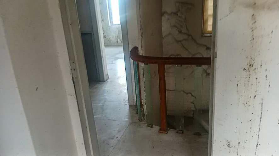 Property Photos 8